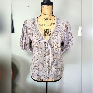 Darling Floral Puff Sleeve Top with Pearl Buttons and Tie detail